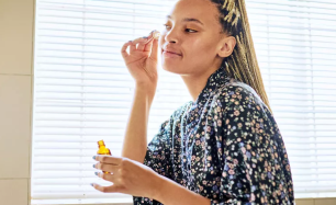 Exploring the Benefits of Incorporating Facial Oils into Your Routine